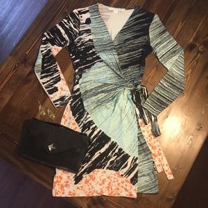 Stunning DVF printed wrap dress, size 4